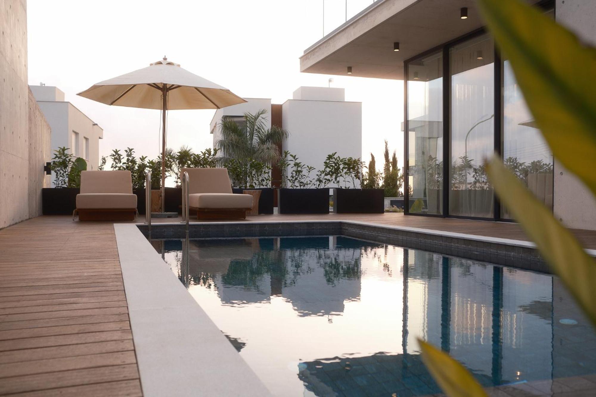 Greenvale Park Villas By Coastalbliss Klorakas Exterior photo